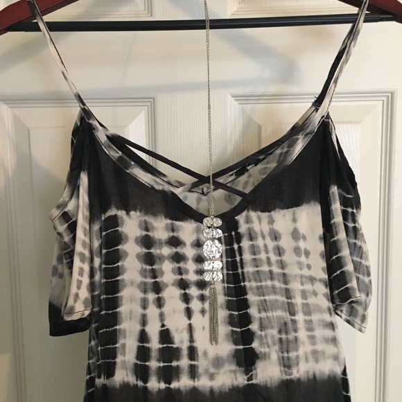 Black & White tie dye top -unique- cold shoulder! - Picture 3 of 6